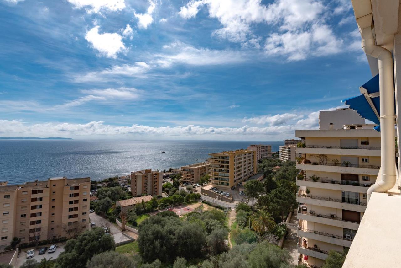 Magnifique Vue Mer, Spacieux Et Traversant